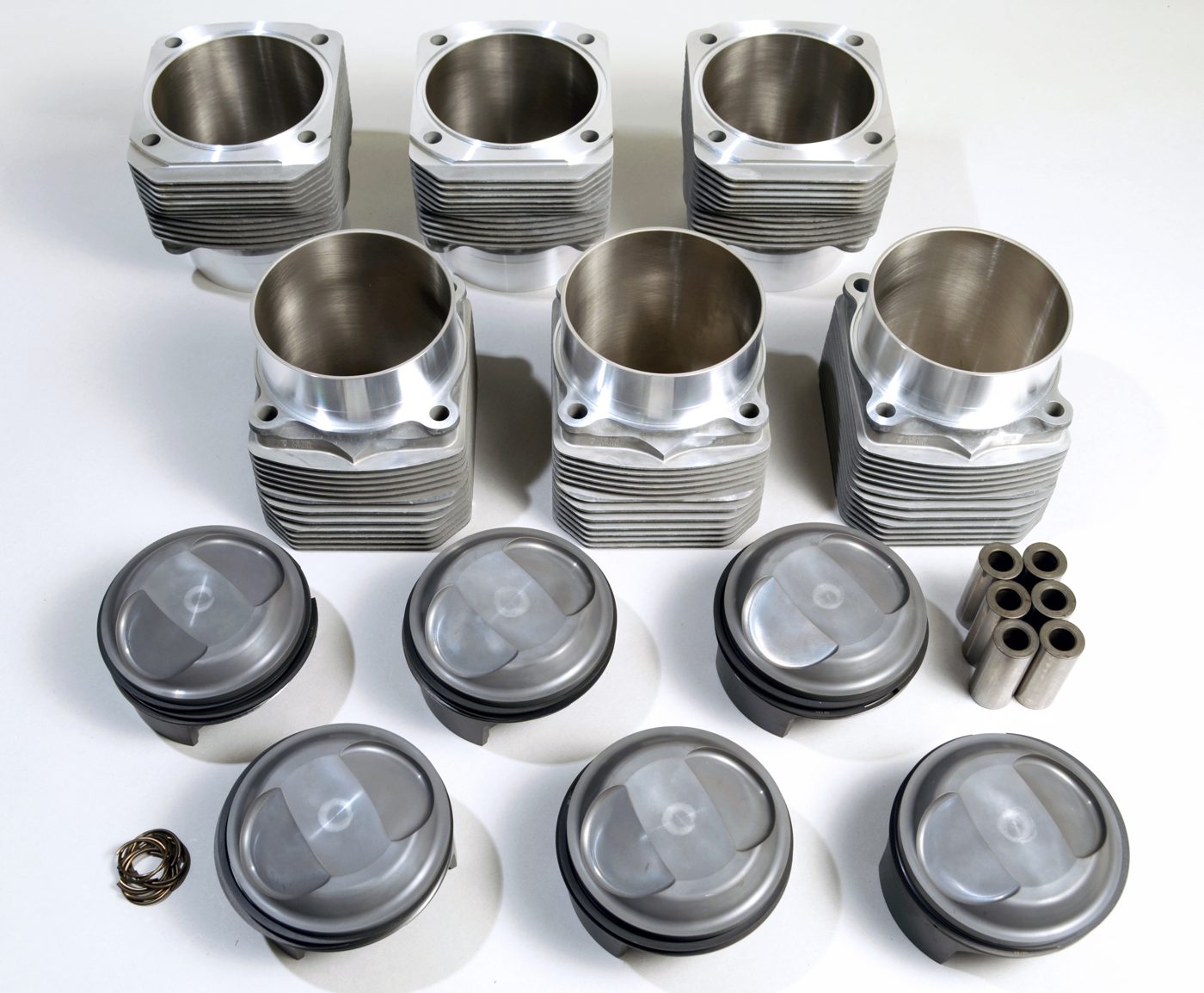 Mahle 102 mm pistons and 107 mm cylinders, six of each