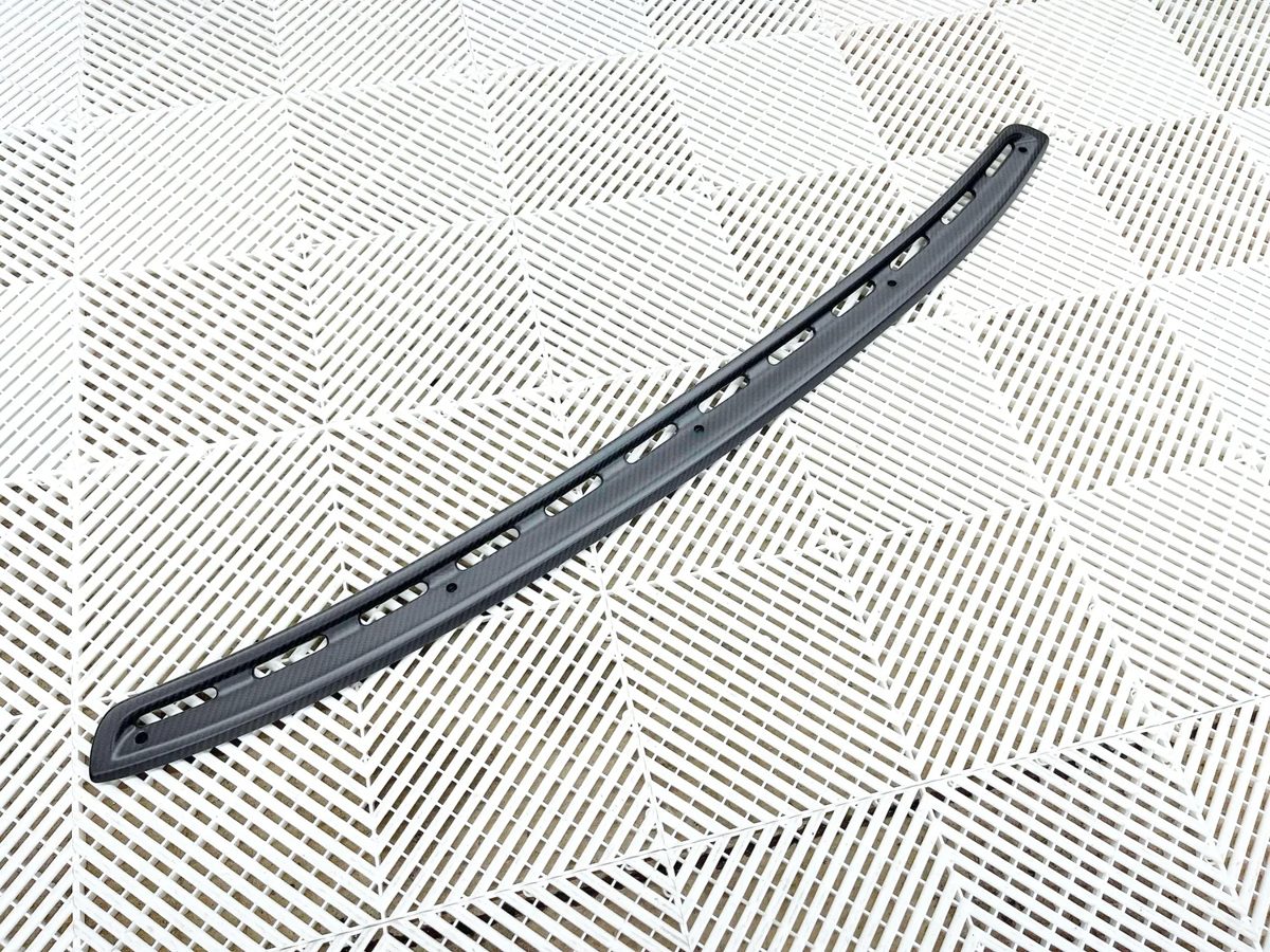 Stuttgart Classica carbon dash windshield vent for 964/993