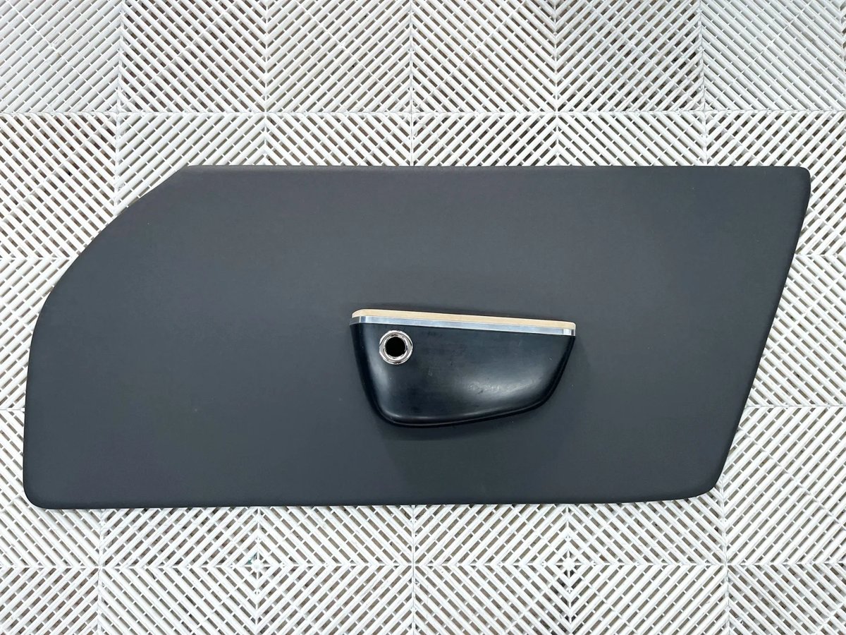 Stuttgart Classica GRP door pocket with armrest, uncovered
