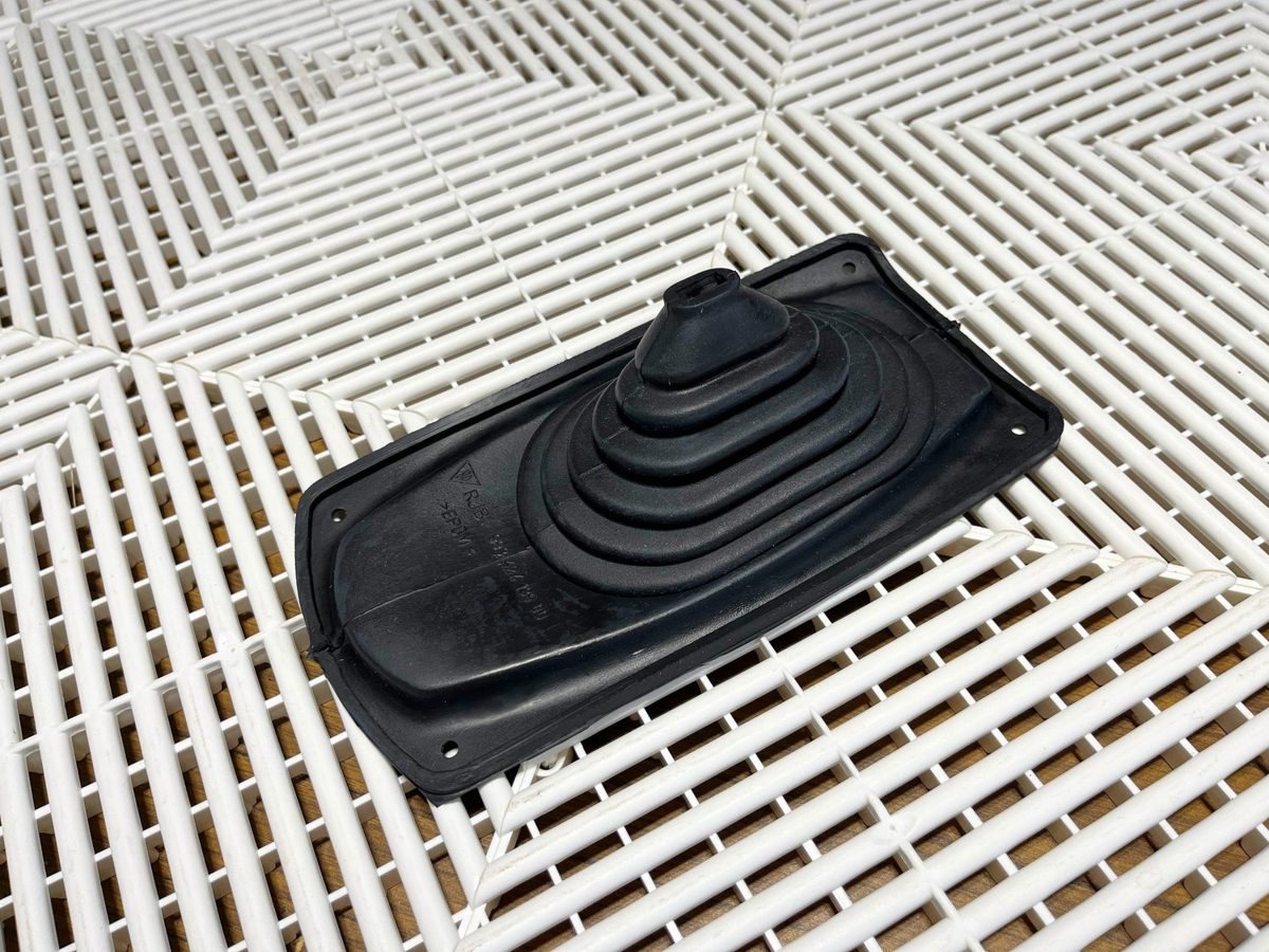 Genuine Porsche 964/993 rubber shift boot
